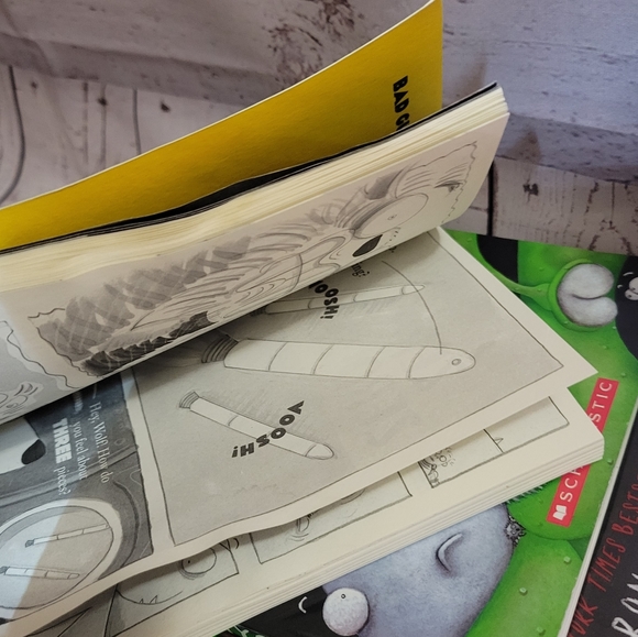 The Bad Guys Book Series 1-13 & 15,16... Plus, Guide to being good book - Picture 5 of 8